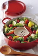 Le-Creuset-Classic-Cast-Iron-Round-Casserole-24-cm-Cerise-0-0