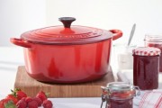 Le-Creuset-Classic-Cast-Iron-Round-Casserole-24-cm-Cerise-0-1