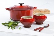 Le-Creuset-Classic-Cast-Iron-Round-Casserole-24-cm-Cerise-0-2